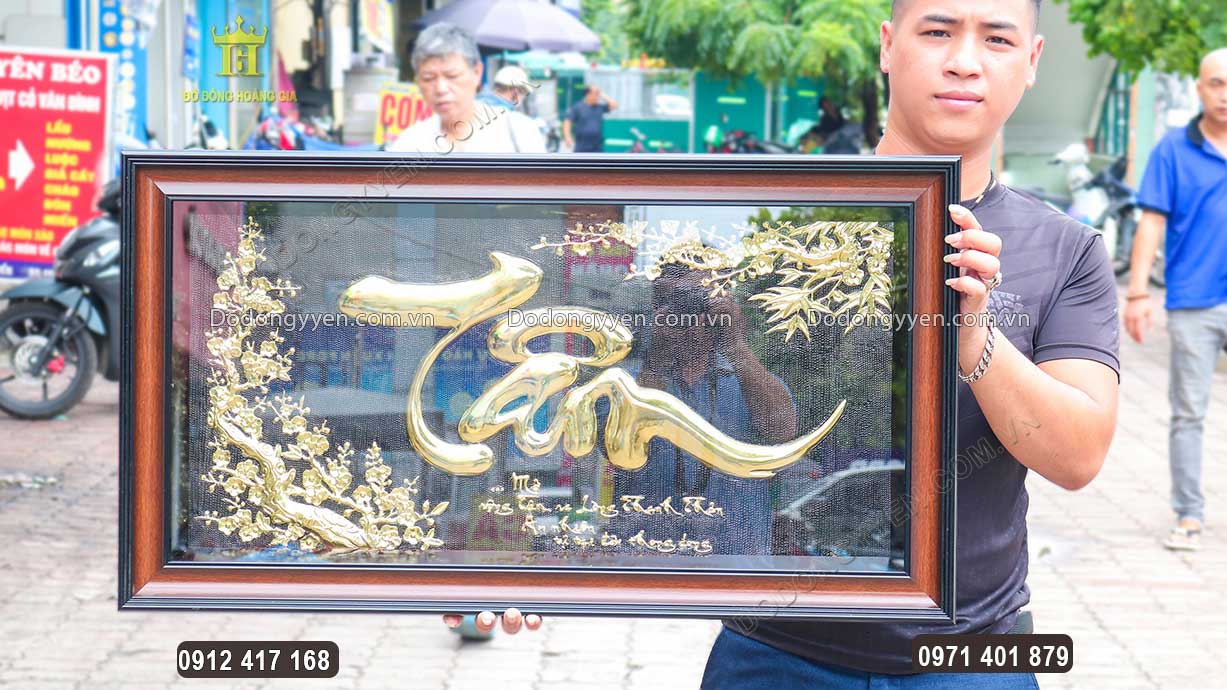 Khung tranh bằng nhựa Composite v&ocirc; c&ugrave;ng chắc chắn